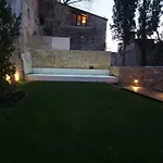 Beautifully Furnished Luxury Apartment In Barri Vell, Girona