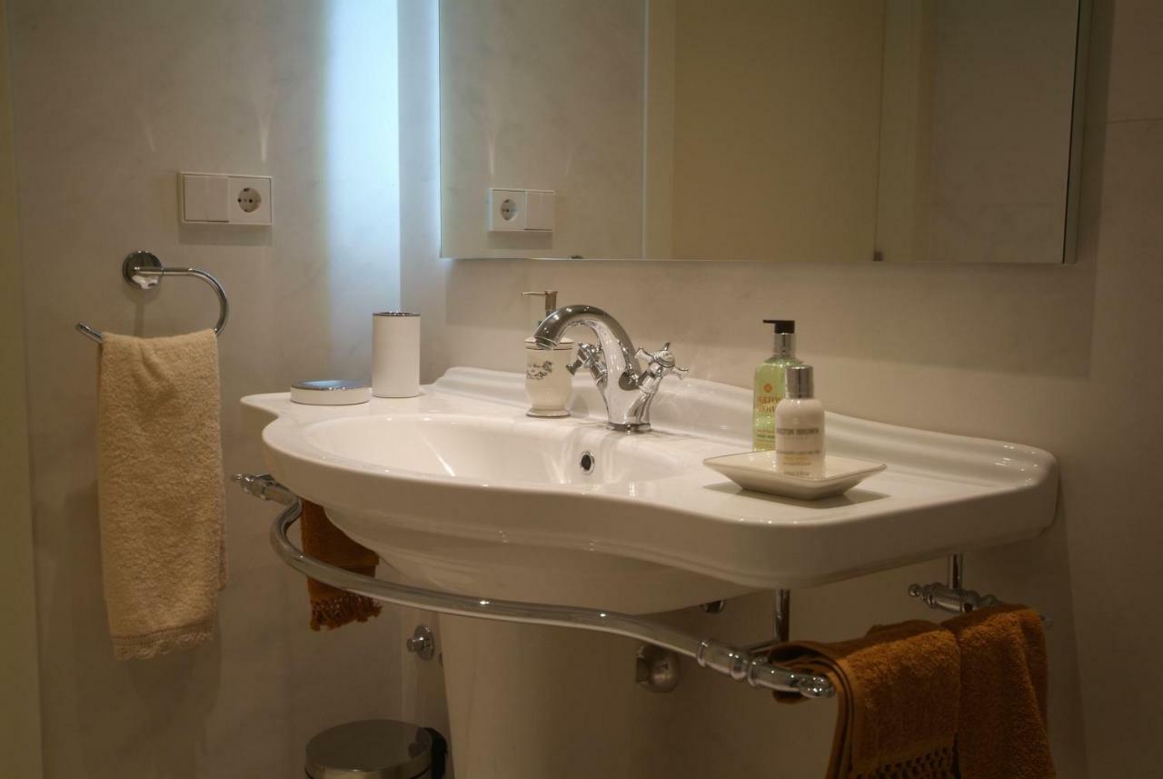 Beautifully Furnished Luxury In Barri Vell, Apartamento