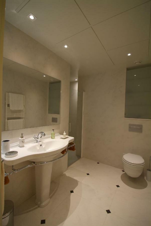 Beautifully Furnished Luxury In Barri Vell, Apartamento *