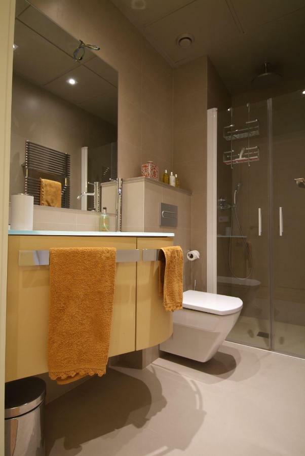 Apartamento Beautifully Furnished Luxury In Barri Vell, *